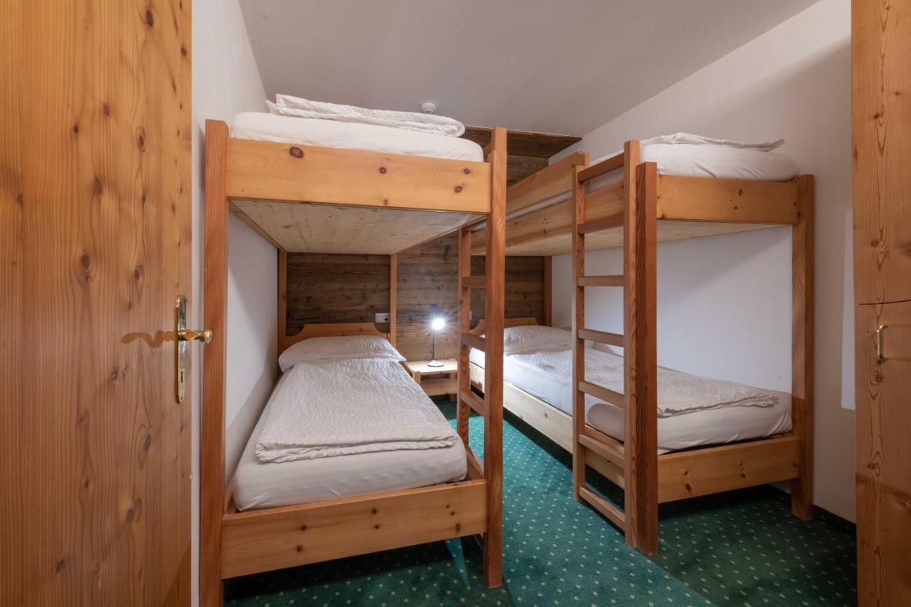 Hotel Grischuna Бівіо Екстер'єр фото