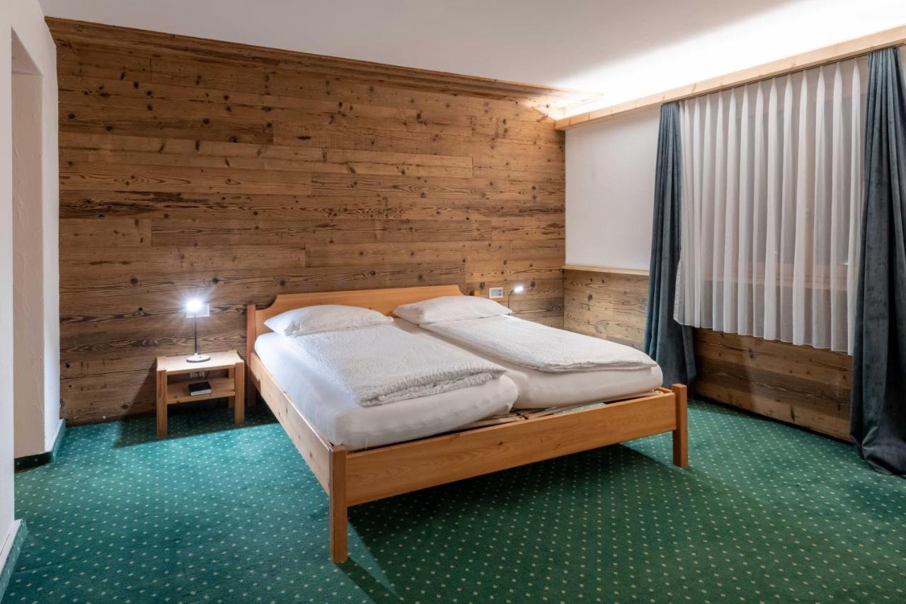 Hotel Grischuna Бівіо Екстер'єр фото
