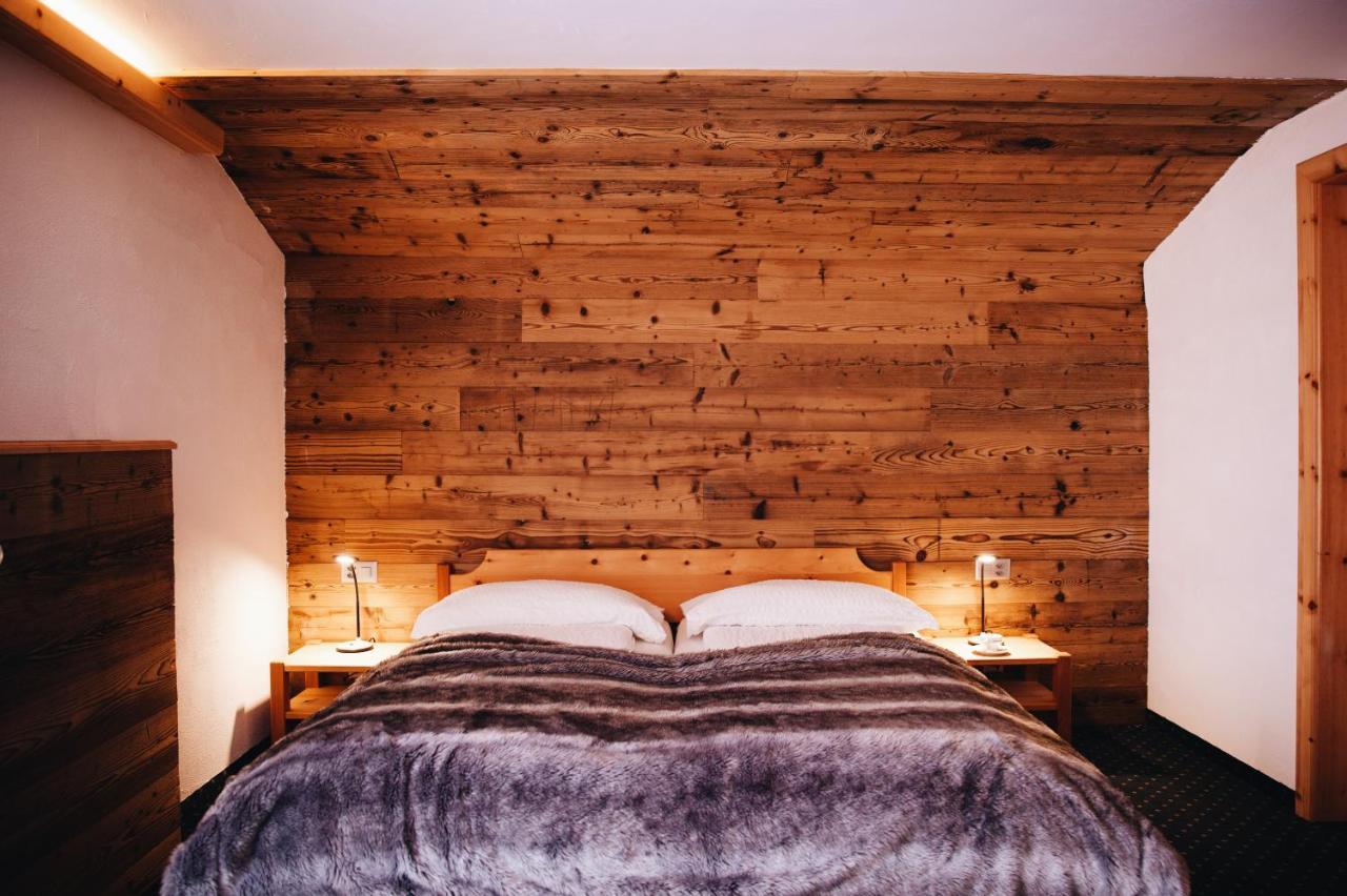 Hotel Grischuna Бівіо Екстер'єр фото